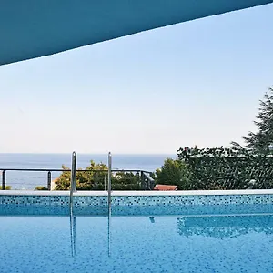  Apartman In Ziza, Rooftop Swimming Pool Croatia